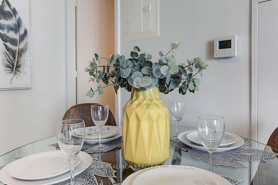 Photo 7 of Unit 2708, 161 Roehampton Avenue, Toronto, Mount Pleasant West — HOMEH