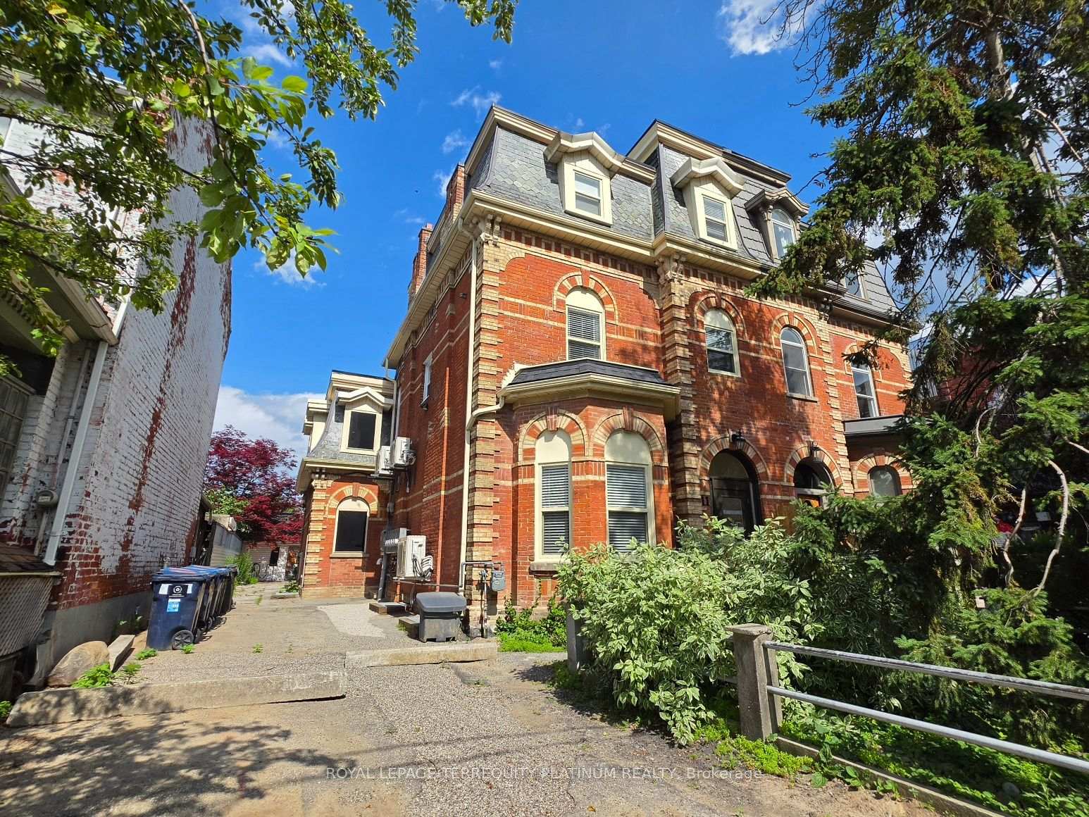 Photo 3 of Unit 6, 11 Beaconsfield Avenue, Toronto, Little Portugal — HOMEH