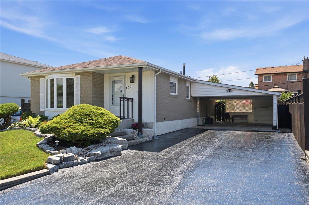 Photo 2 of 1331 Tatra Drive, Pickering, Bay Ridges — HOMEH