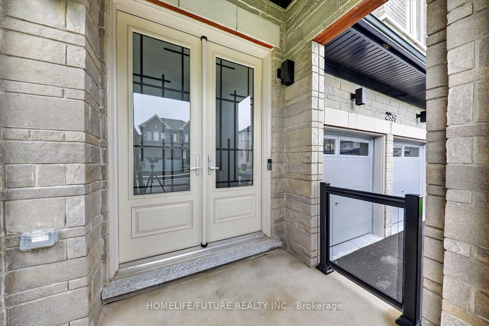 Photo 5 of 2939 Grindstone Crescent, Pickering, Rural Pickering — HOMEH