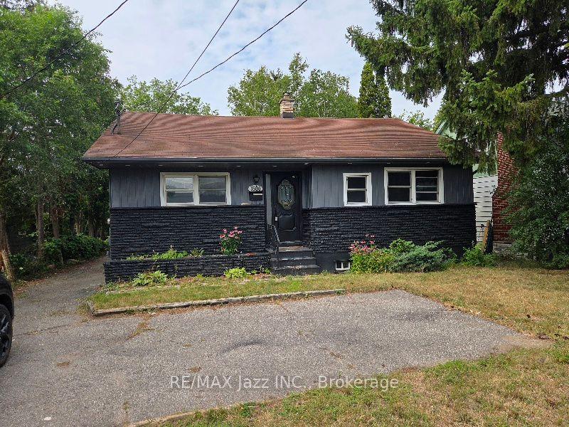 Photo 1 of 1500 Simcoe Street N, Oshawa, Samac — HOMEH