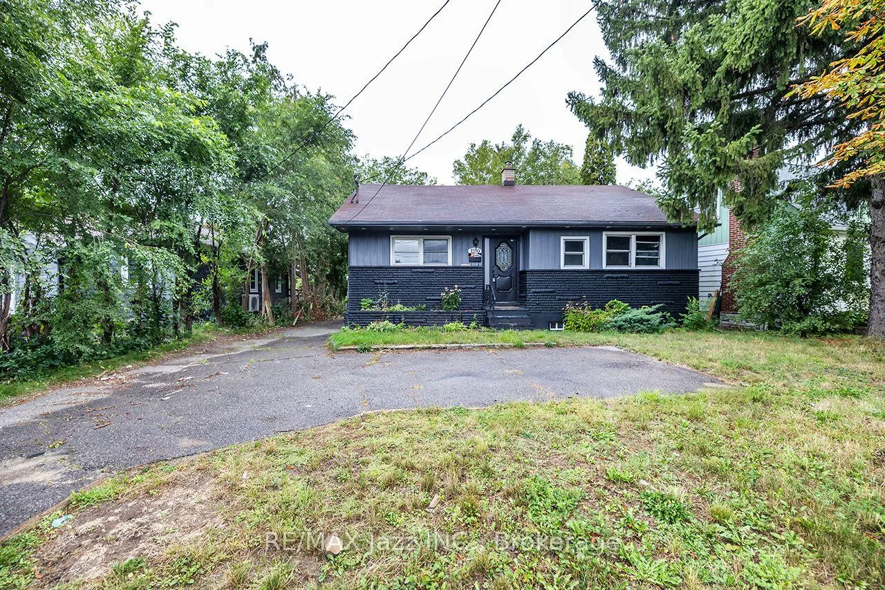 Photo 2 of 1500 Simcoe Street N, Oshawa, Samac — HOMEH