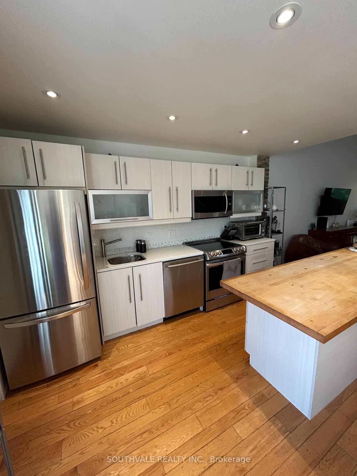 Photo 15 of Unit 19, 209 Escarpment Crescent, Collingwood — HOMEH