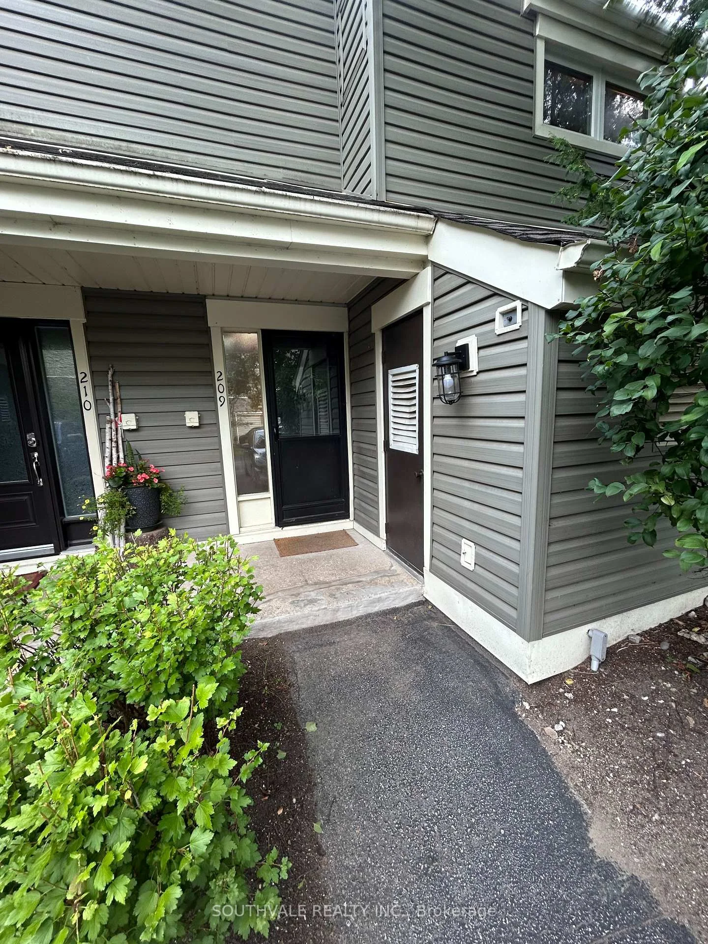 Photo 4 of Unit 19, 209 Escarpment Crescent, Collingwood — HOMEH