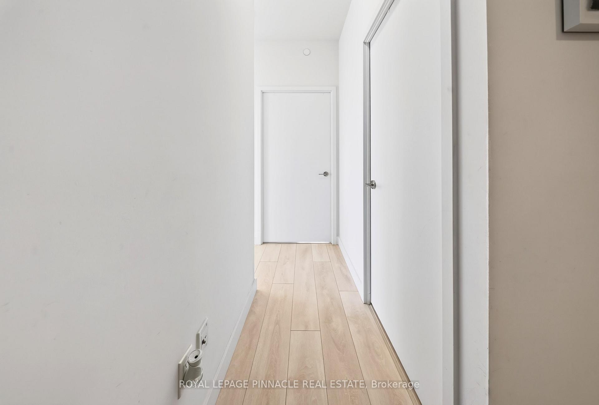 Photo 12 of Unit 2002, 8 Eglinton Avenue E, Toronto, Mount Pleasant West — HOMEH