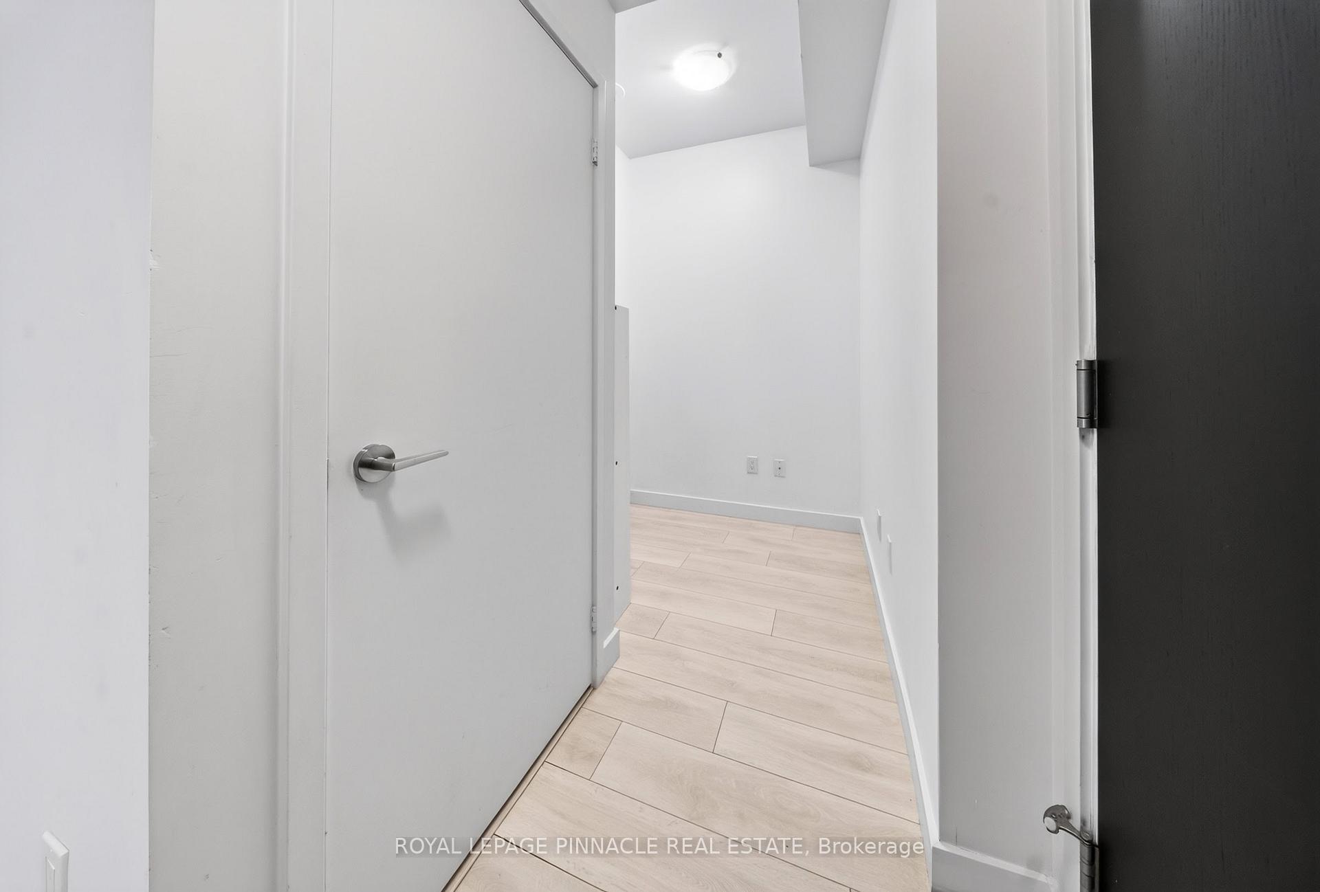 Photo 13 of Unit 2002, 8 Eglinton Avenue E, Toronto, Mount Pleasant West — HOMEH