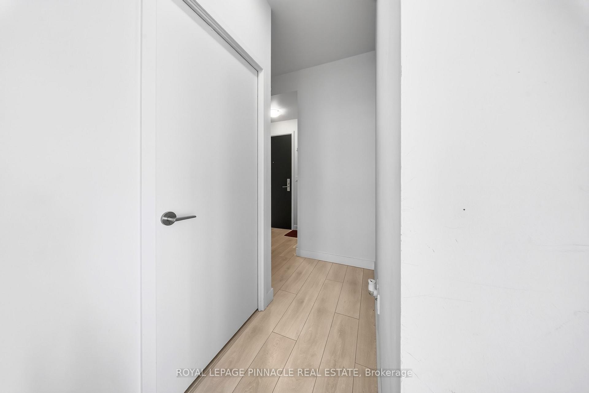 Photo 19 of Unit 2002, 8 Eglinton Avenue E, Toronto, Mount Pleasant West — HOMEH