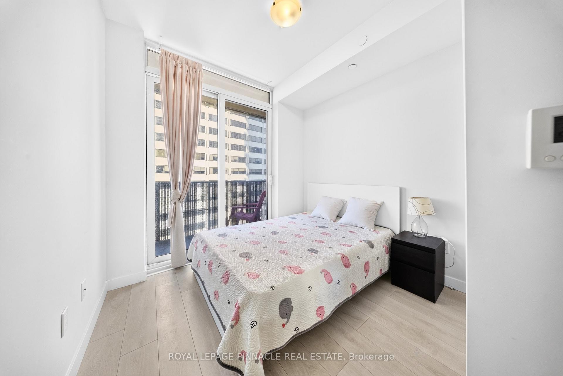 Photo 20 of Unit 2002, 8 Eglinton Avenue E, Toronto, Mount Pleasant West — HOMEH