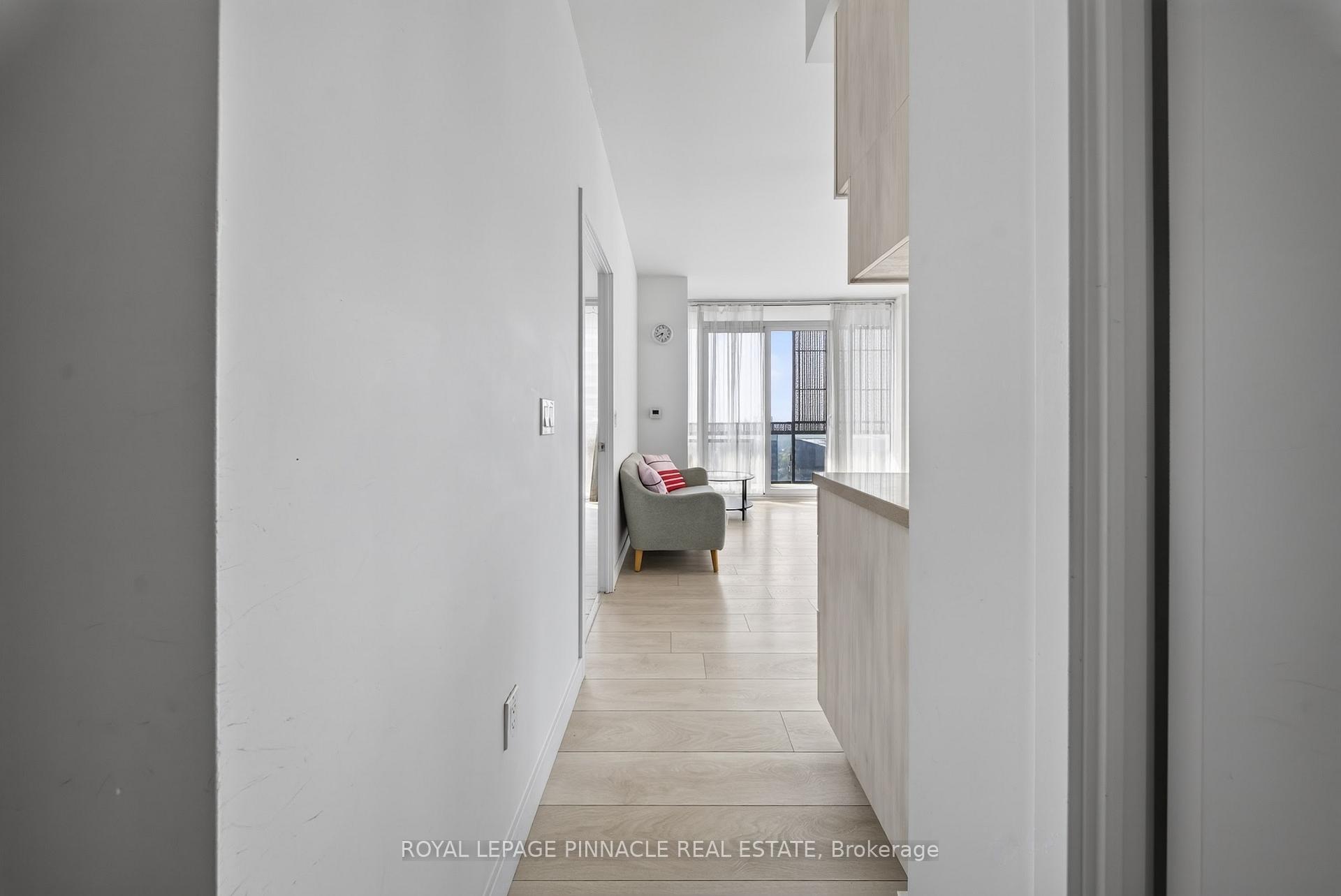 Photo 22 of Unit 2002, 8 Eglinton Avenue E, Toronto, Mount Pleasant West — HOMEH