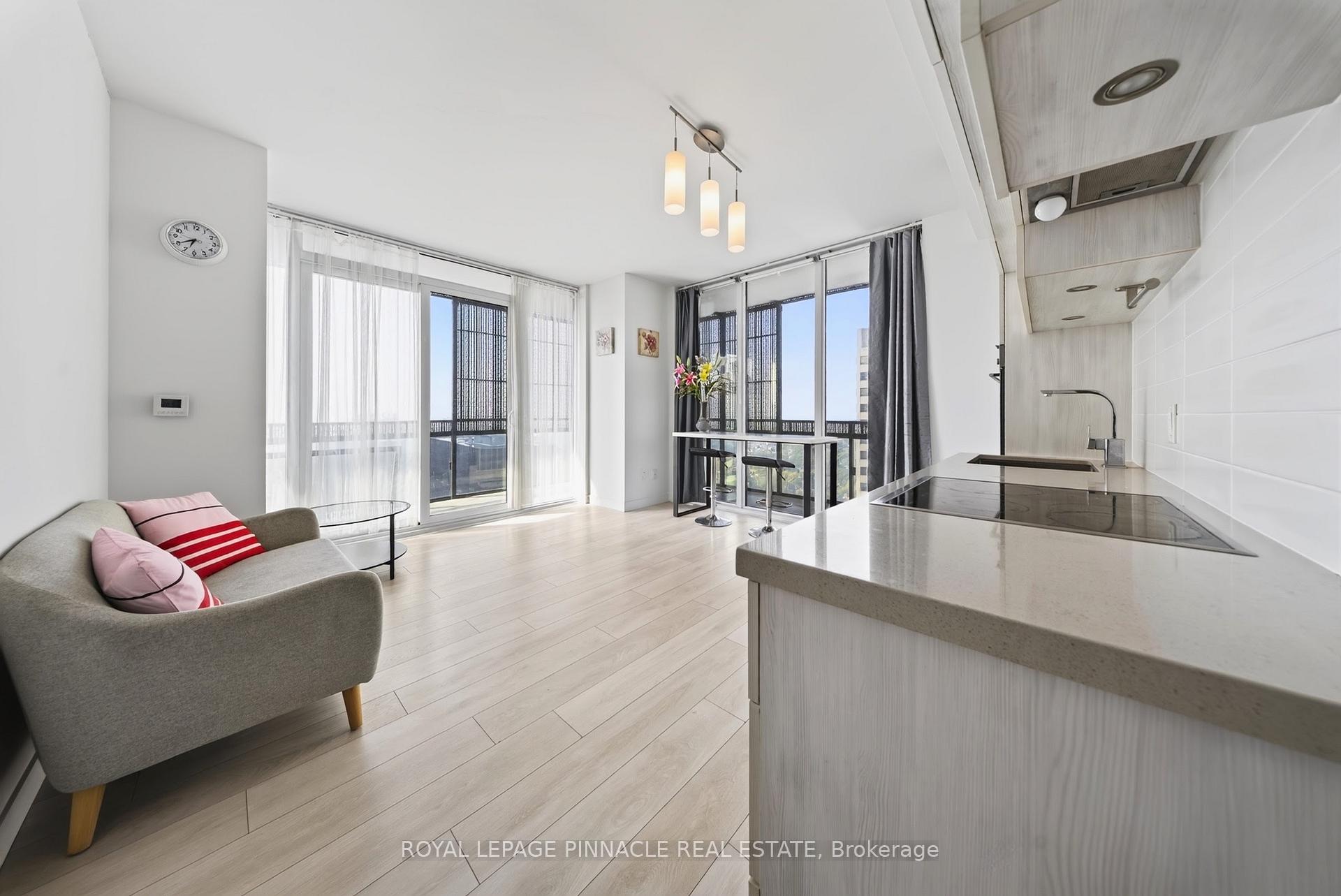 Photo 23 of Unit 2002, 8 Eglinton Avenue E, Toronto, Mount Pleasant West — HOMEH