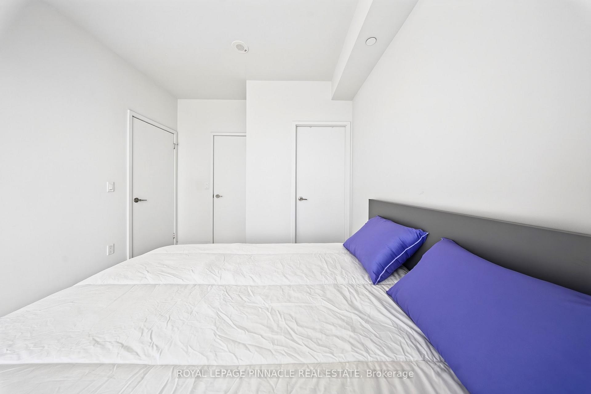 Photo 30 of Unit 2002, 8 Eglinton Avenue E, Toronto, Mount Pleasant West — HOMEH