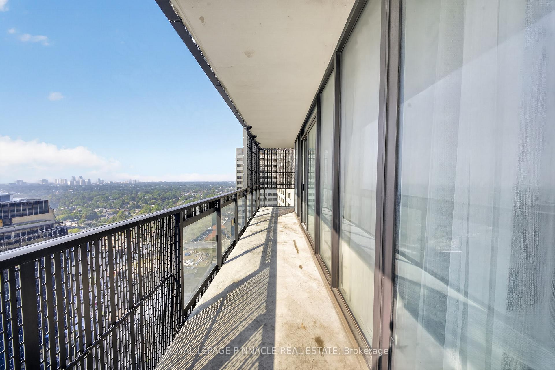 Photo 38 of Unit 2002, 8 Eglinton Avenue E, Toronto, Mount Pleasant West — HOMEH
