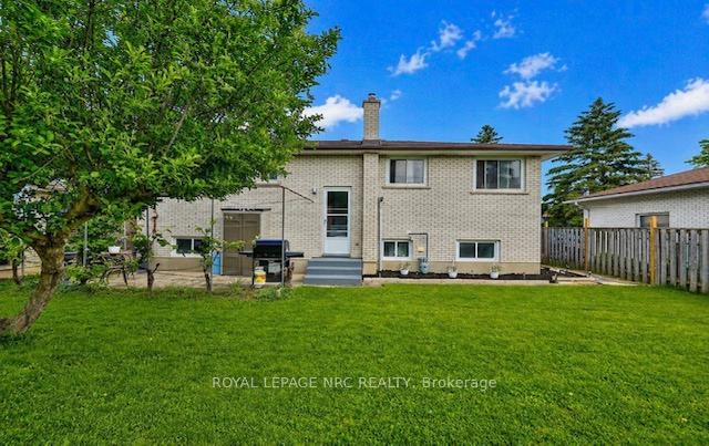 Photo 2 of 23 Northgate Drive, Welland, N. Welland — HOMEH