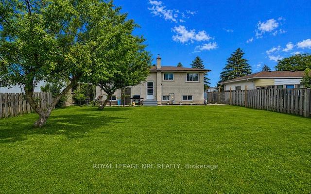 Photo 3 of 23 Northgate Drive, Welland, N. Welland — HOMEH