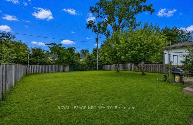 Photo 4 of 23 Northgate Drive, Welland, N. Welland — HOMEH