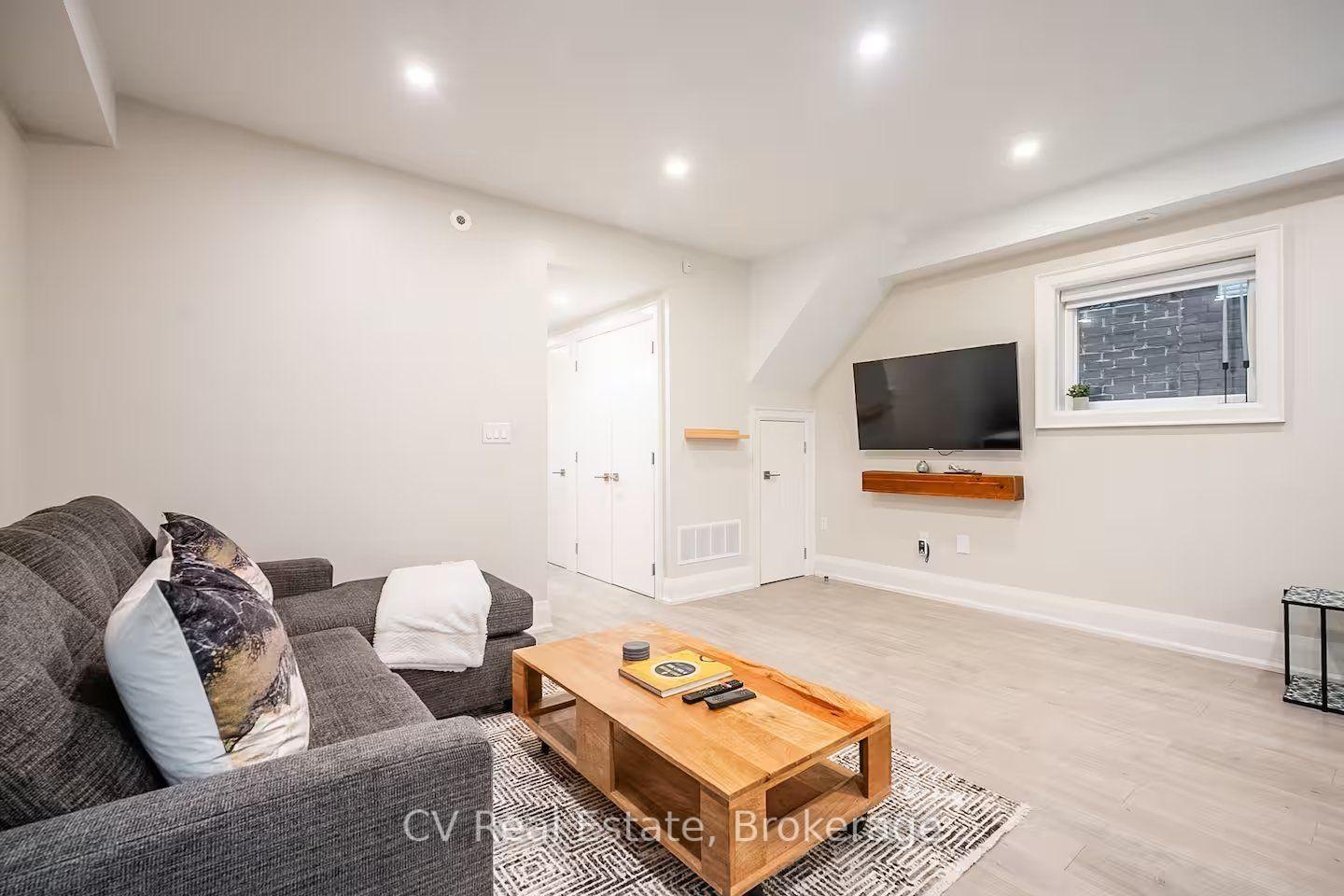 Photo 4 of Unit 2, 207 Perth Avenue, Toronto, Dovercourt-Wallace Emerson-Junction — HOMEH