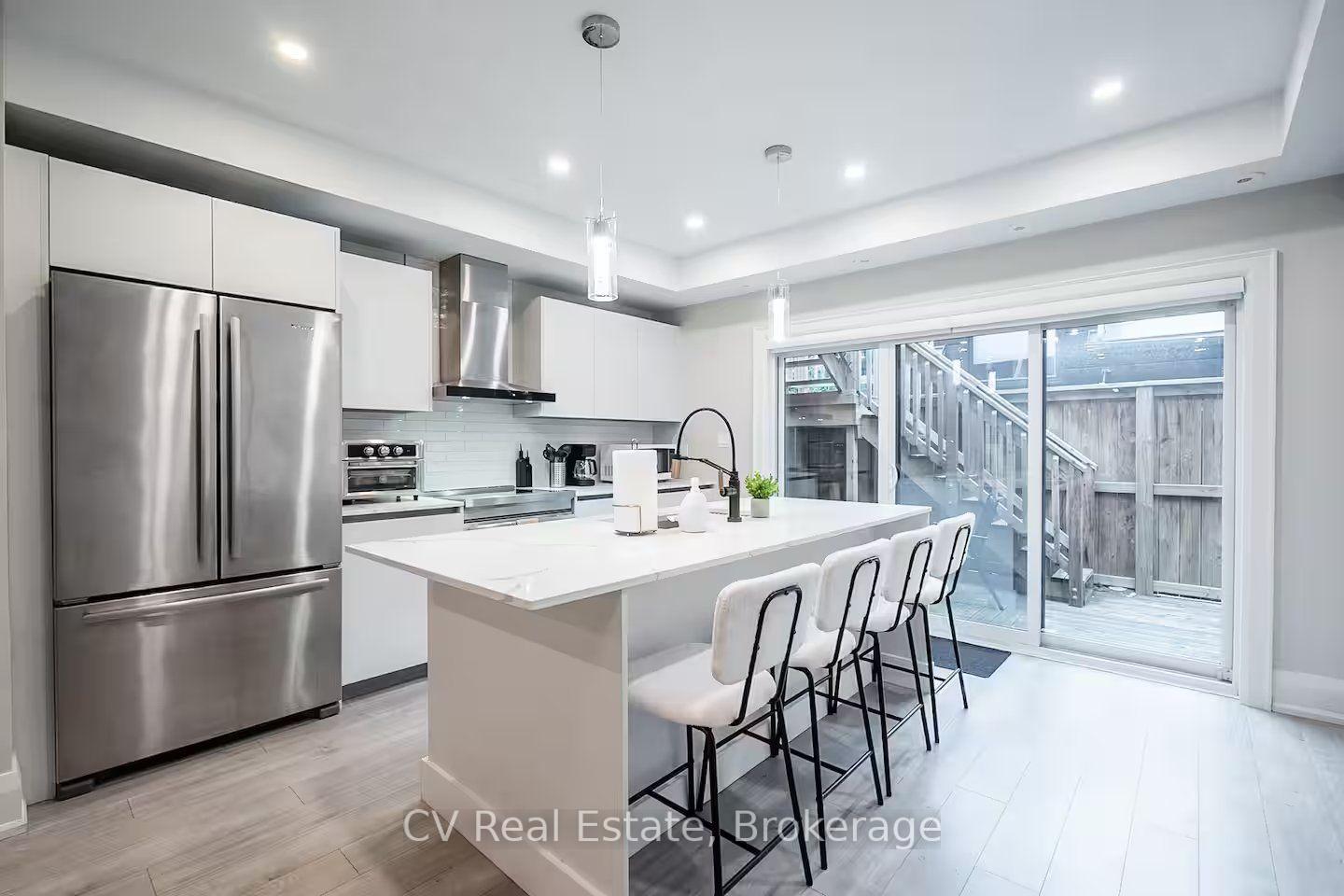 Photo 7 of Unit 2, 207 Perth Avenue, Toronto, Dovercourt-Wallace Emerson-Junction — HOMEH