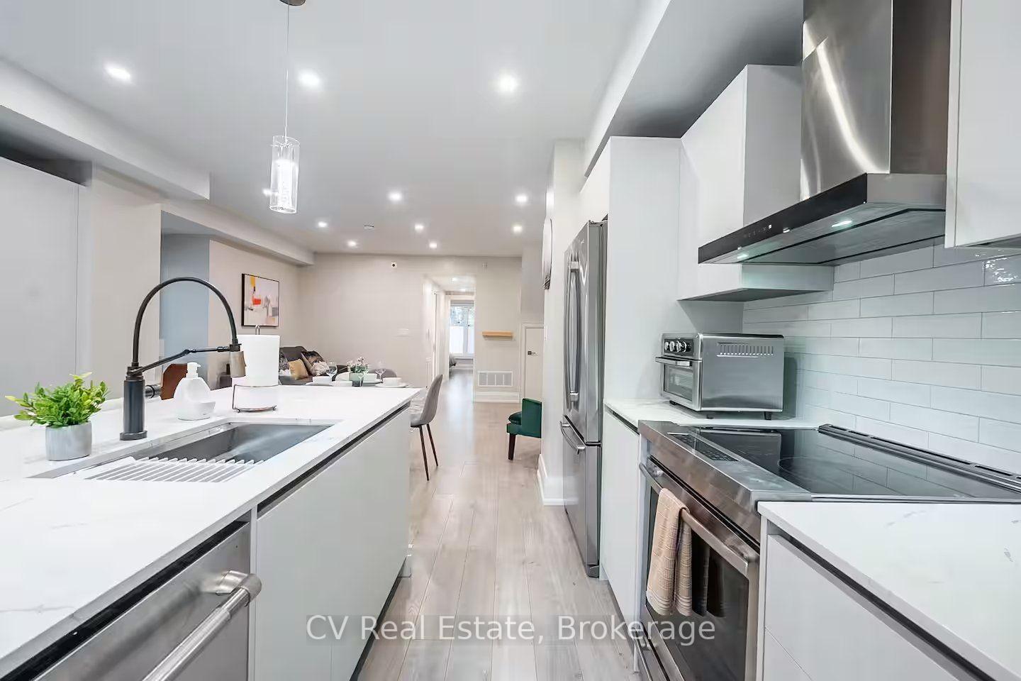 Photo 11 of Unit 2, 207 Perth Avenue, Toronto, Dovercourt-Wallace Emerson-Junction — HOMEH