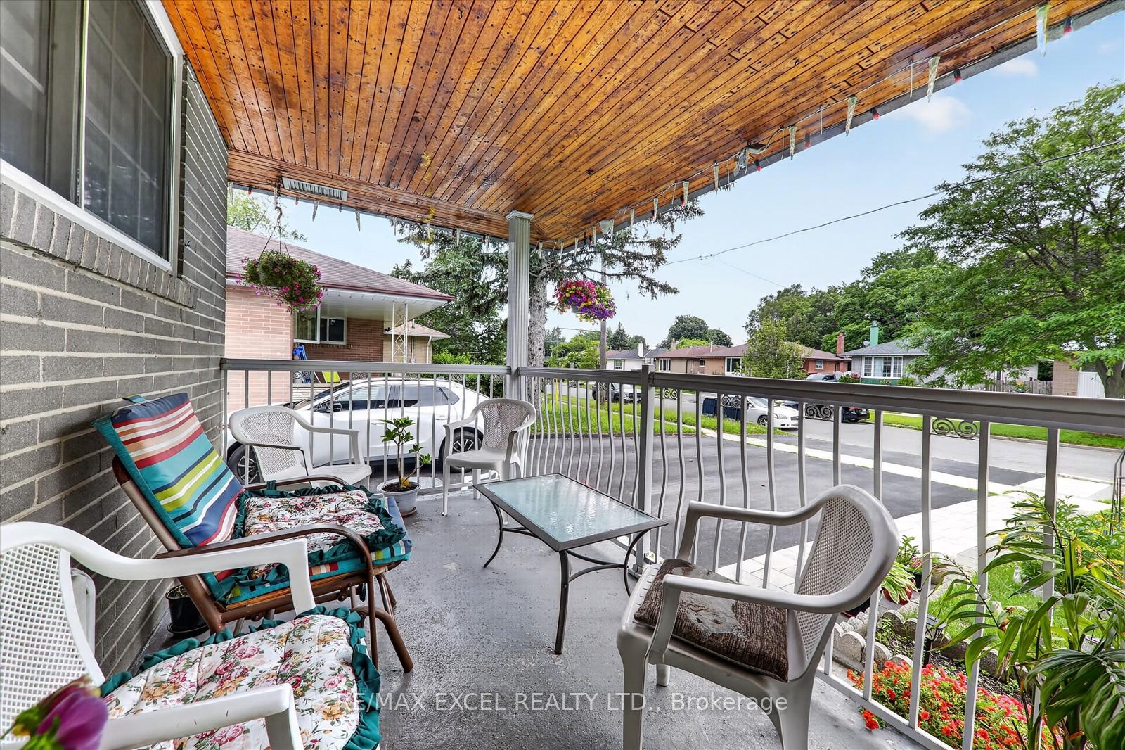 Photo 10 of 62 Sundance Crescent, Scarborough, Woburn — HOMEH