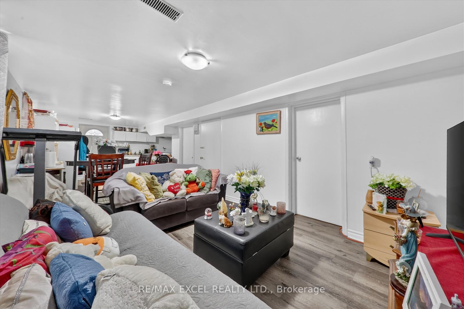 Photo 29 of 62 Sundance Crescent, Scarborough, Woburn — HOMEH