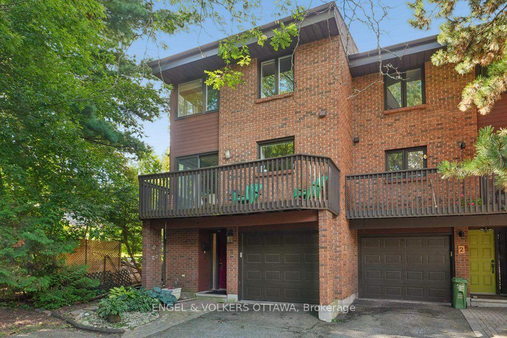 Photo 2 of Unit 4, 535 Hilson Avenue, Ottawa, Westboro/Hampton Park — HOMEH