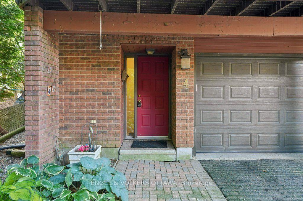 Photo 3 of Unit 4, 535 Hilson Avenue, Ottawa, Westboro/Hampton Park — HOMEH
