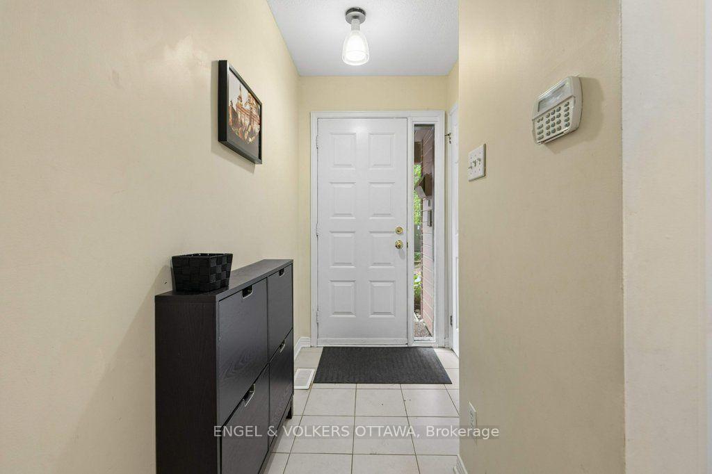Photo 5 of Unit 4, 535 Hilson Avenue, Ottawa, Westboro/Hampton Park — HOMEH