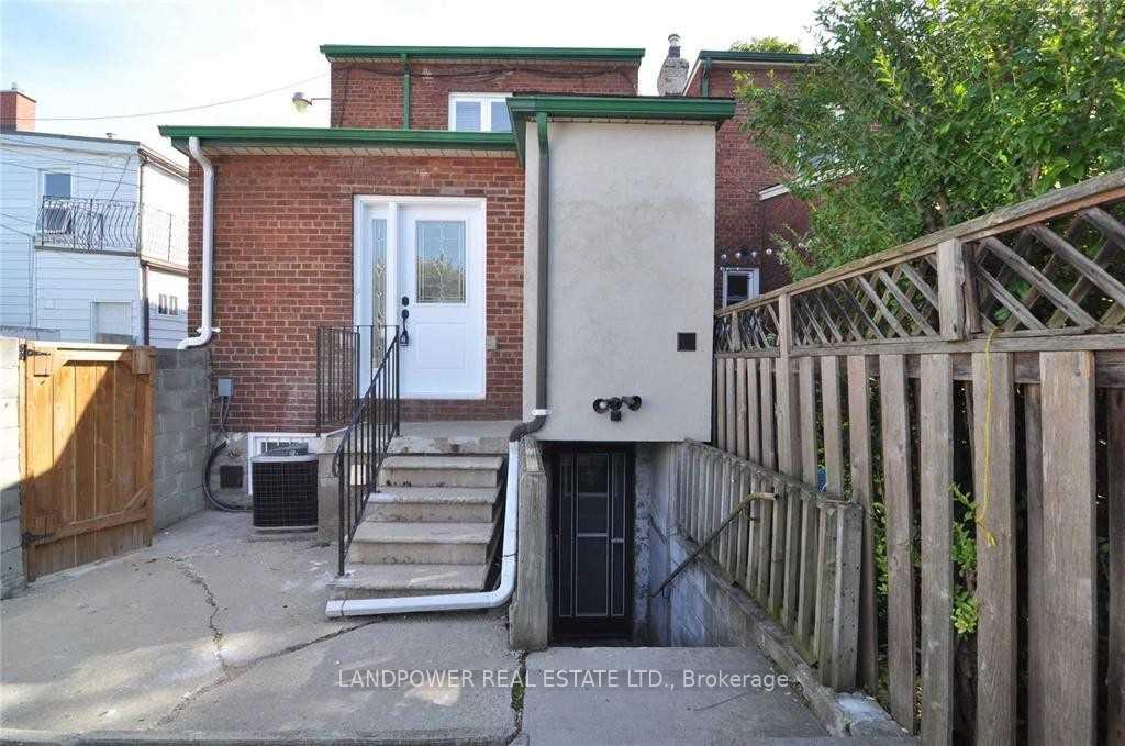 Photo 1 of Unit Main, 140 Manning Avenue, Toronto, Trinity-Bellwoods — HOMEH