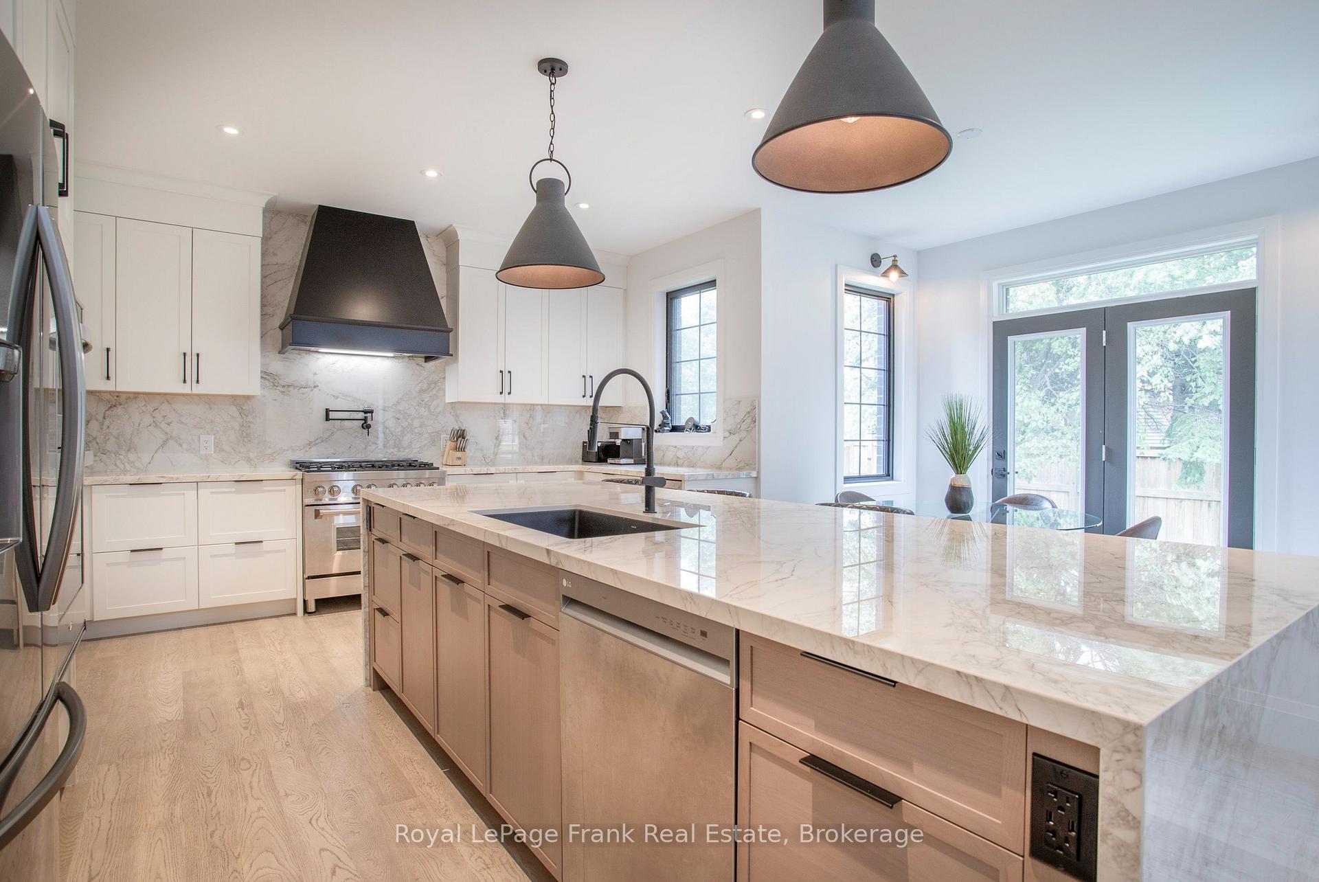 Photo 13 of 352 Northglen Boulevard, Clarington, Bowmanville — HOMEH