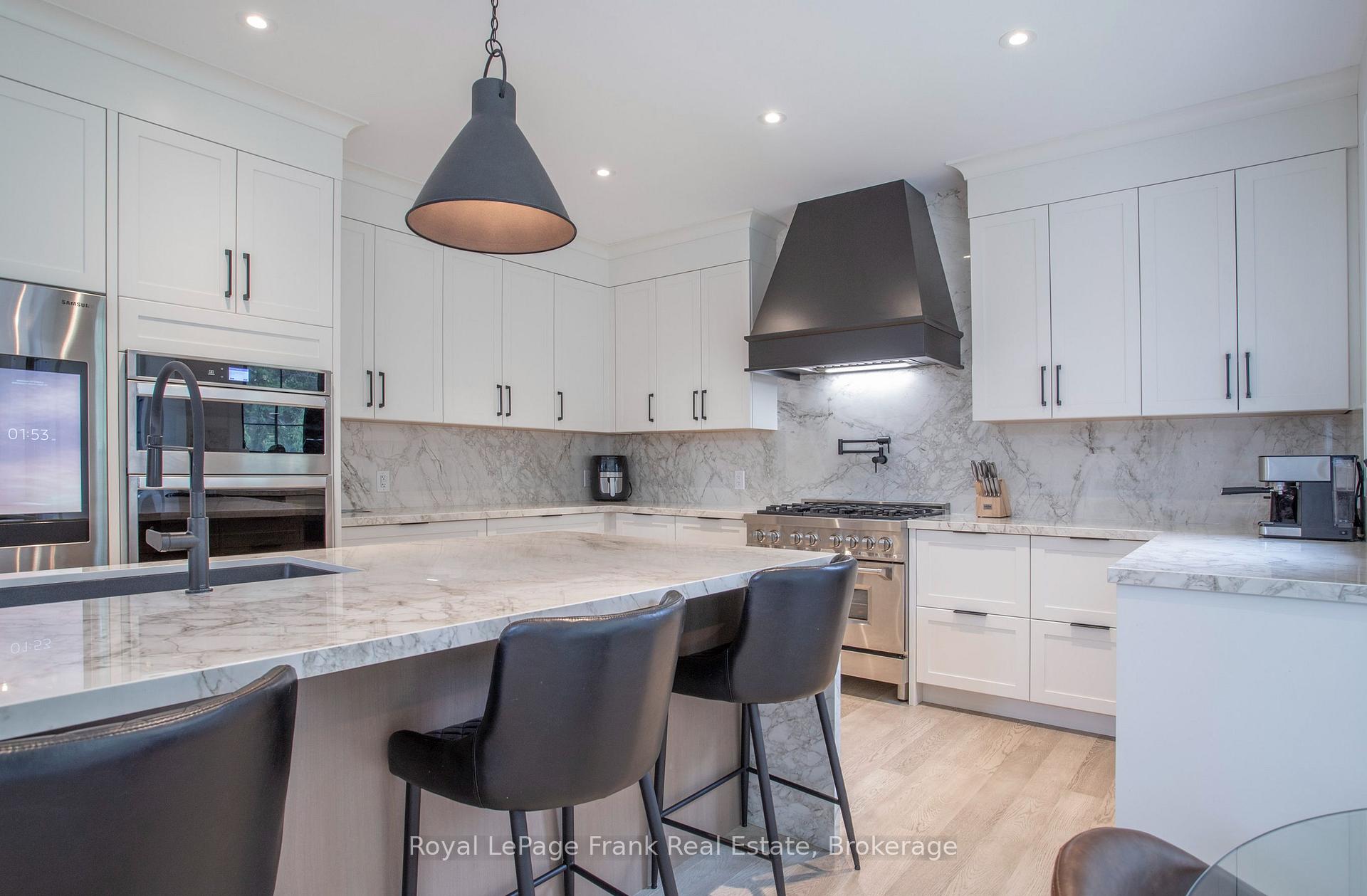 Photo 15 of 352 Northglen Boulevard, Clarington, Bowmanville — HOMEH