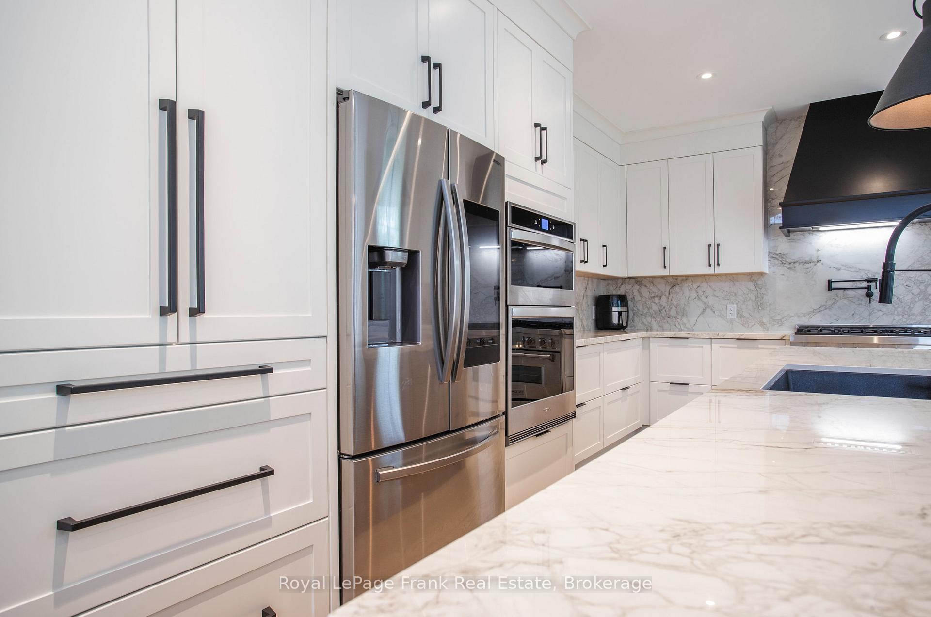 Photo 16 of 352 Northglen Boulevard, Clarington, Bowmanville — HOMEH