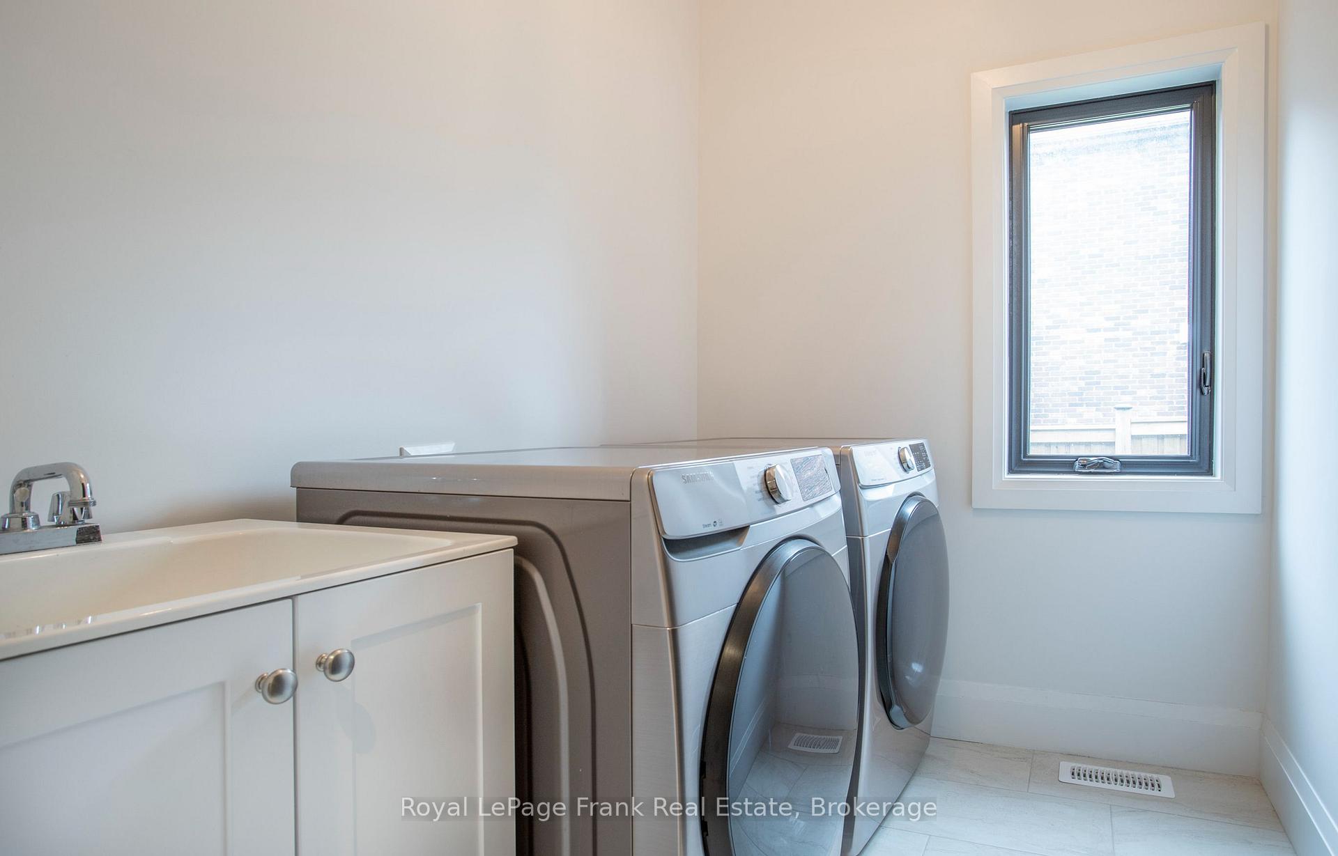 Photo 20 of 352 Northglen Boulevard, Clarington, Bowmanville — HOMEH