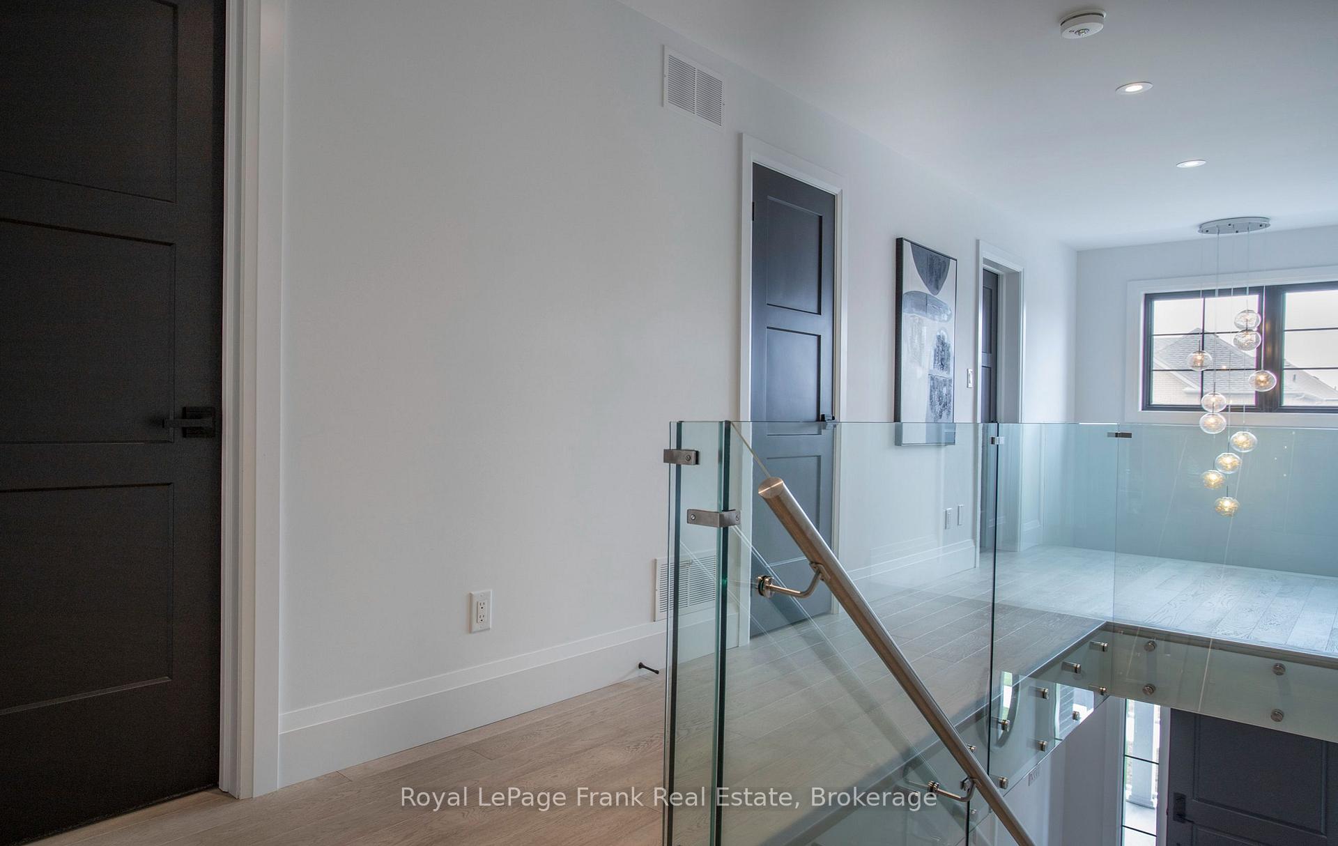 Photo 24 of 352 Northglen Boulevard, Clarington, Bowmanville — HOMEH