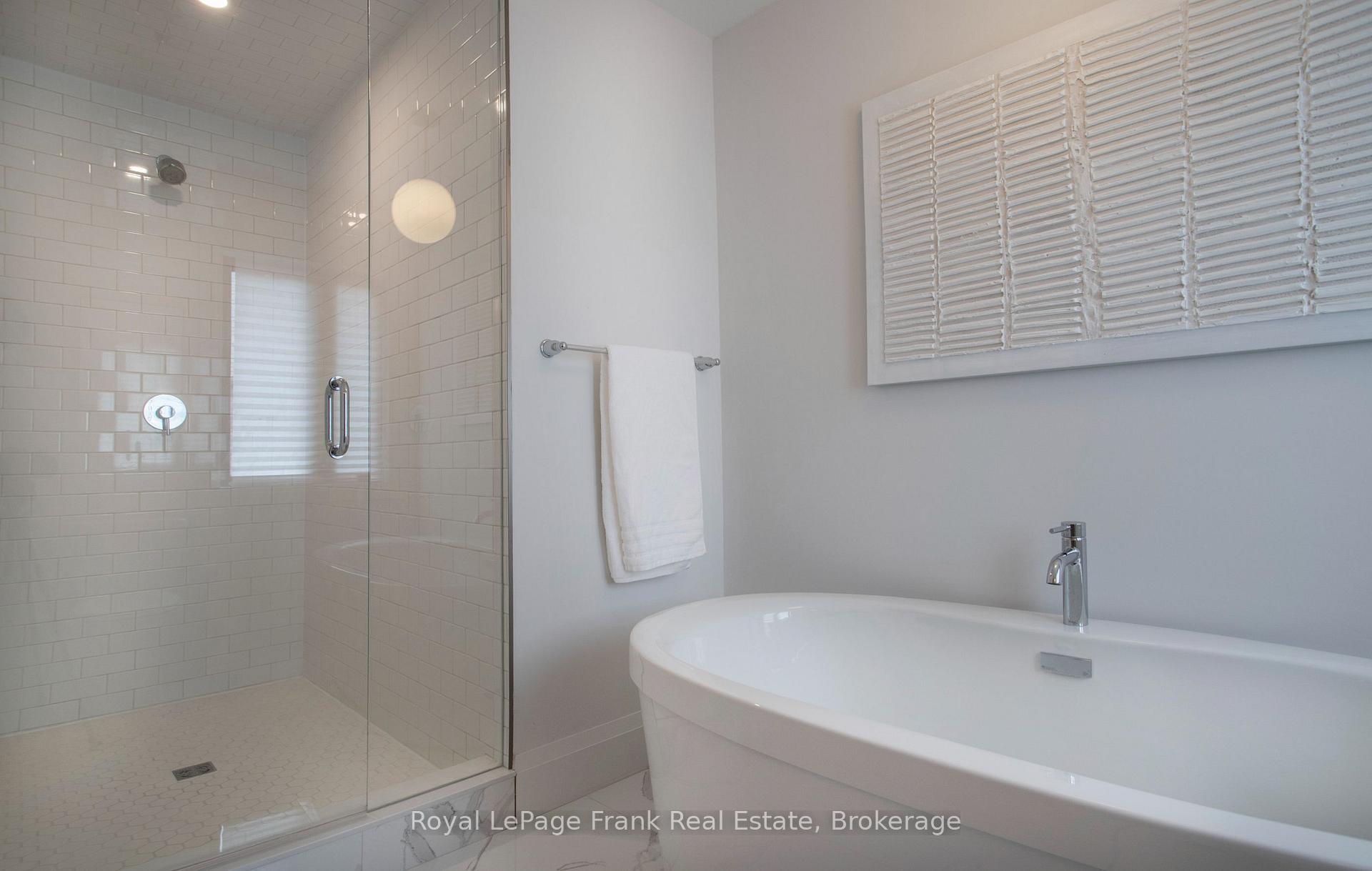 Photo 29 of 352 Northglen Boulevard, Clarington, Bowmanville — HOMEH