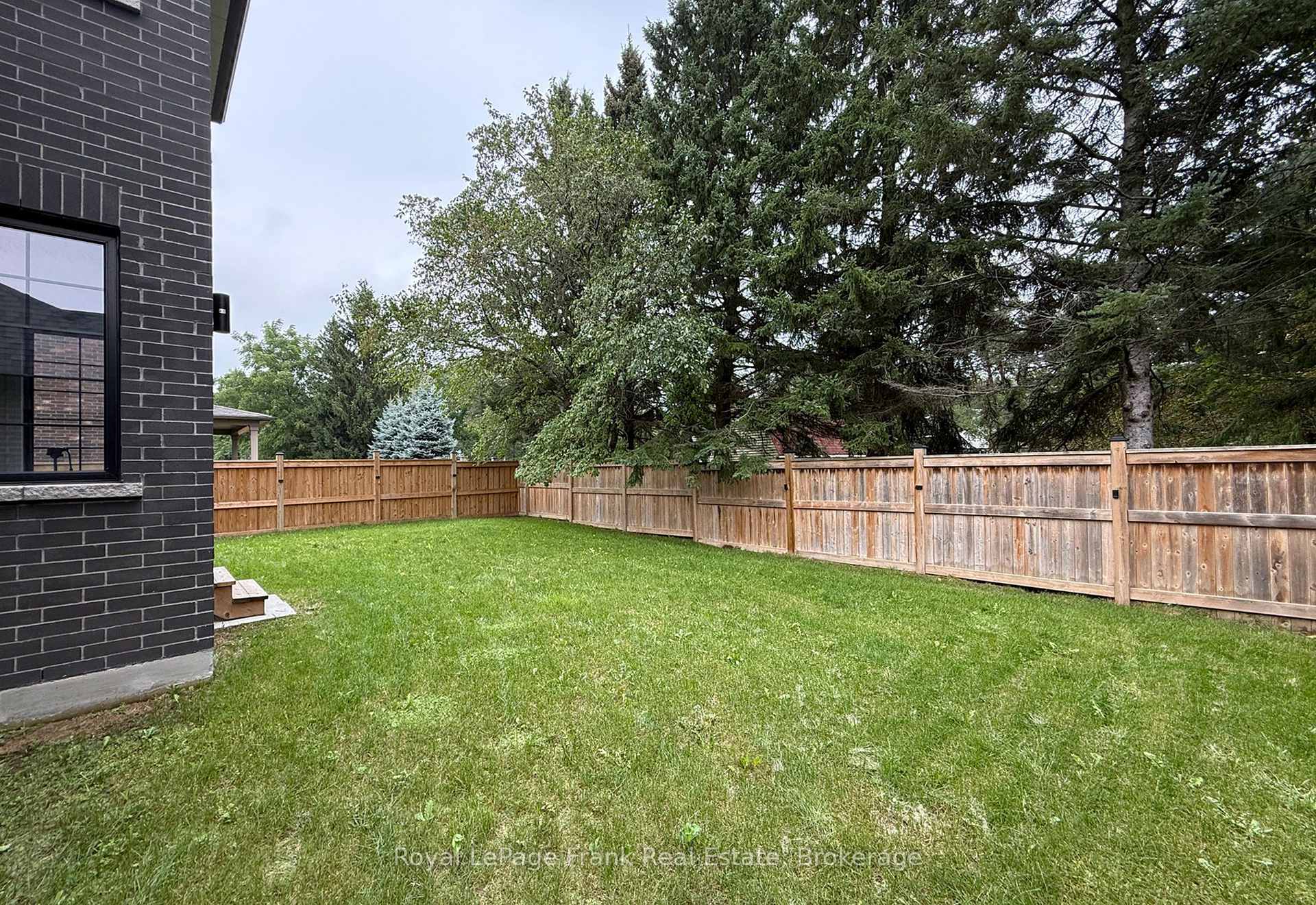 Photo 37 of 352 Northglen Boulevard, Clarington, Bowmanville — HOMEH