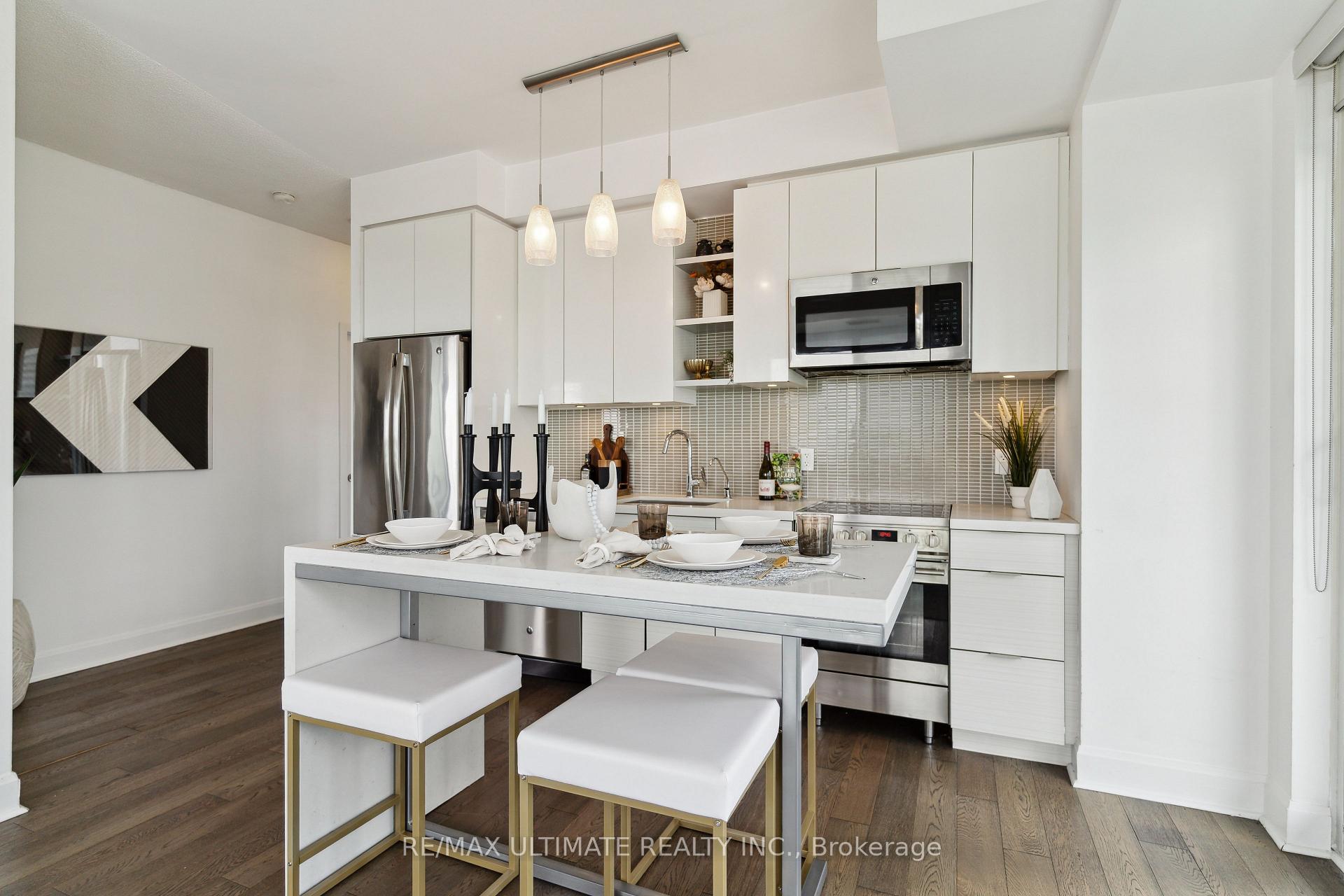 Photo 7 of Unit 1003, 33 Shore Breeze Drive, Etobicoke, Mimico — HOMEH
