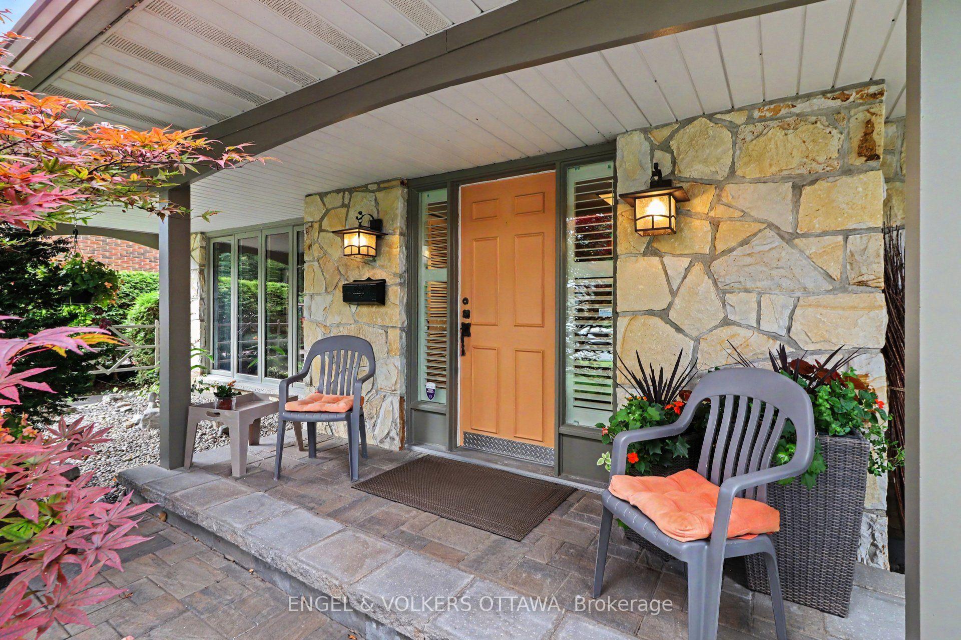 Photo 7 of 1941 Naskapi Drive, Ottawa, Beaconwood — HOMEH