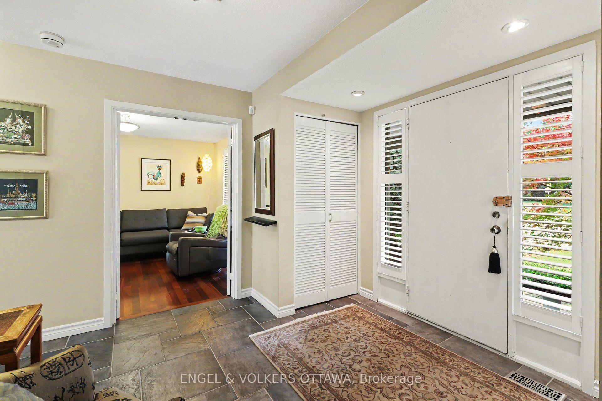 Photo 8 of 1941 Naskapi Drive, Ottawa, Beaconwood — HOMEH