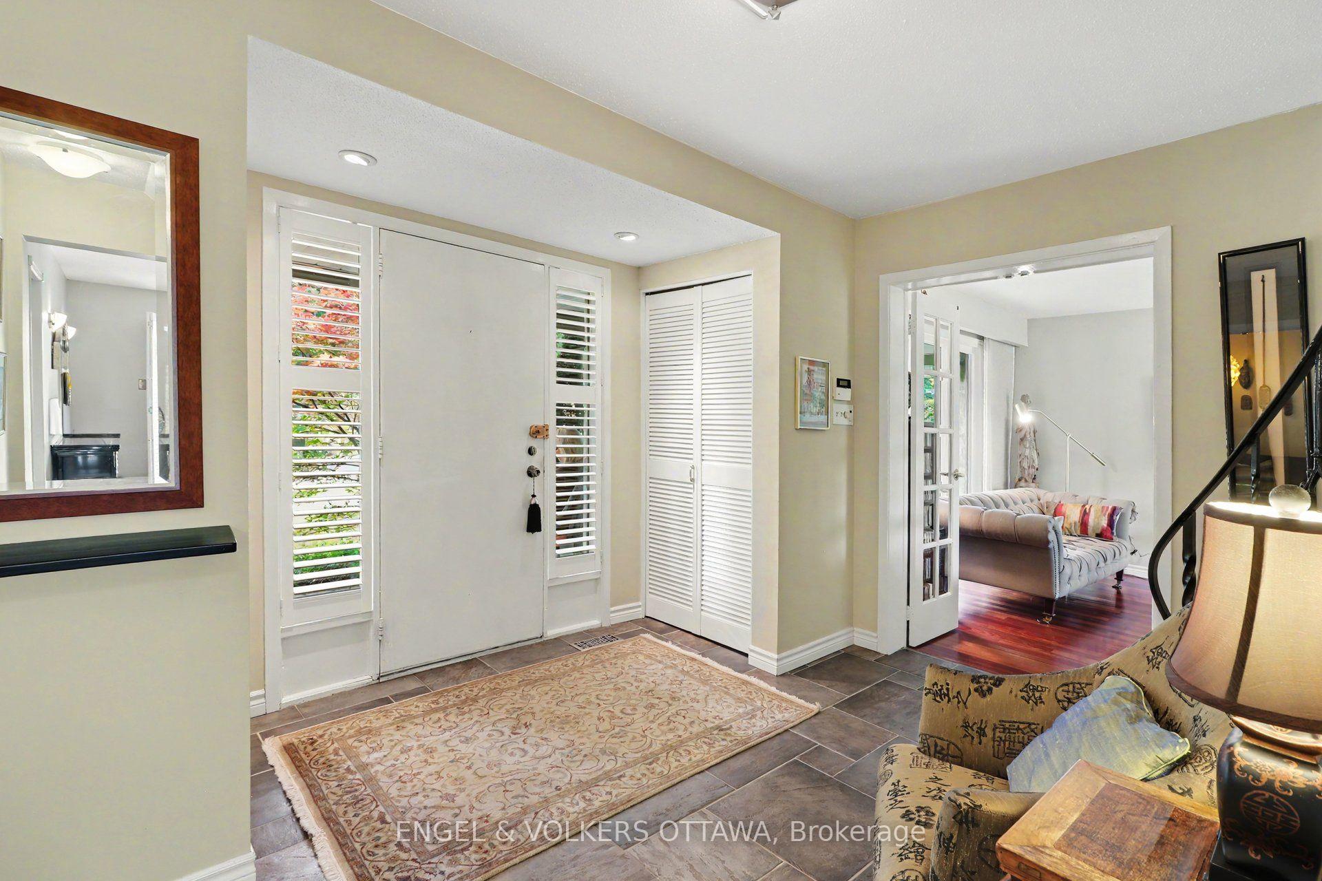 Photo 9 of 1941 Naskapi Drive, Ottawa, Beaconwood — HOMEH