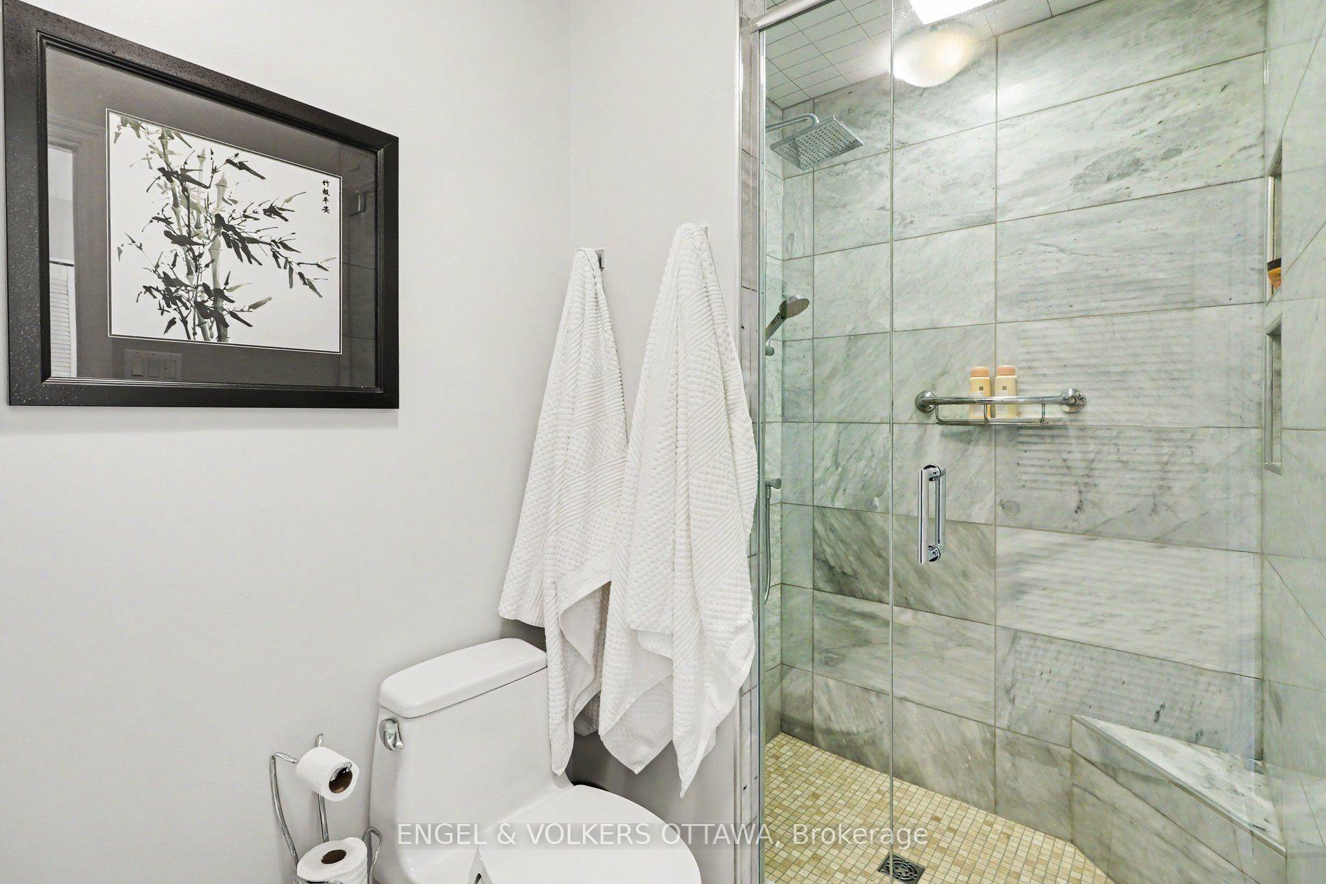 Photo 26 of 1941 Naskapi Drive, Ottawa, Beaconwood — HOMEH