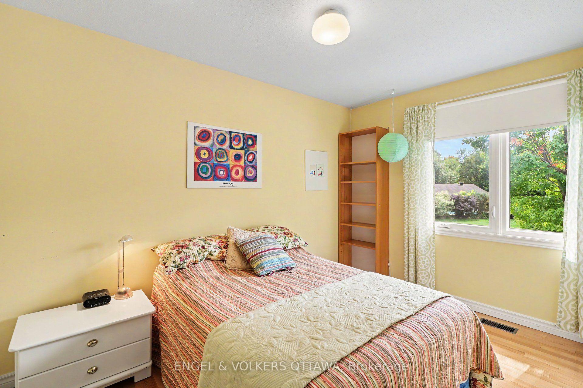 Photo 28 of 1941 Naskapi Drive, Ottawa, Beaconwood — HOMEH