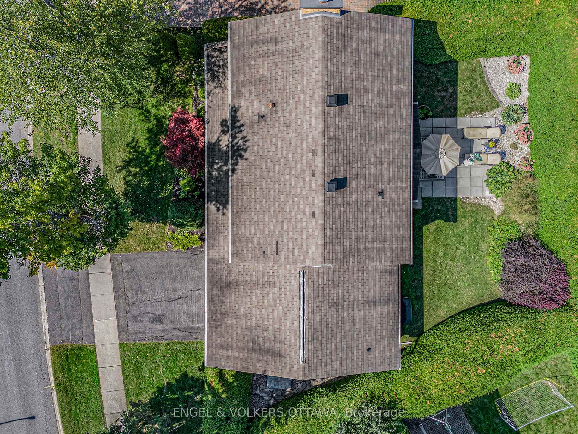 Photo 39 of 1941 Naskapi Drive, Ottawa, Beaconwood — HOMEH