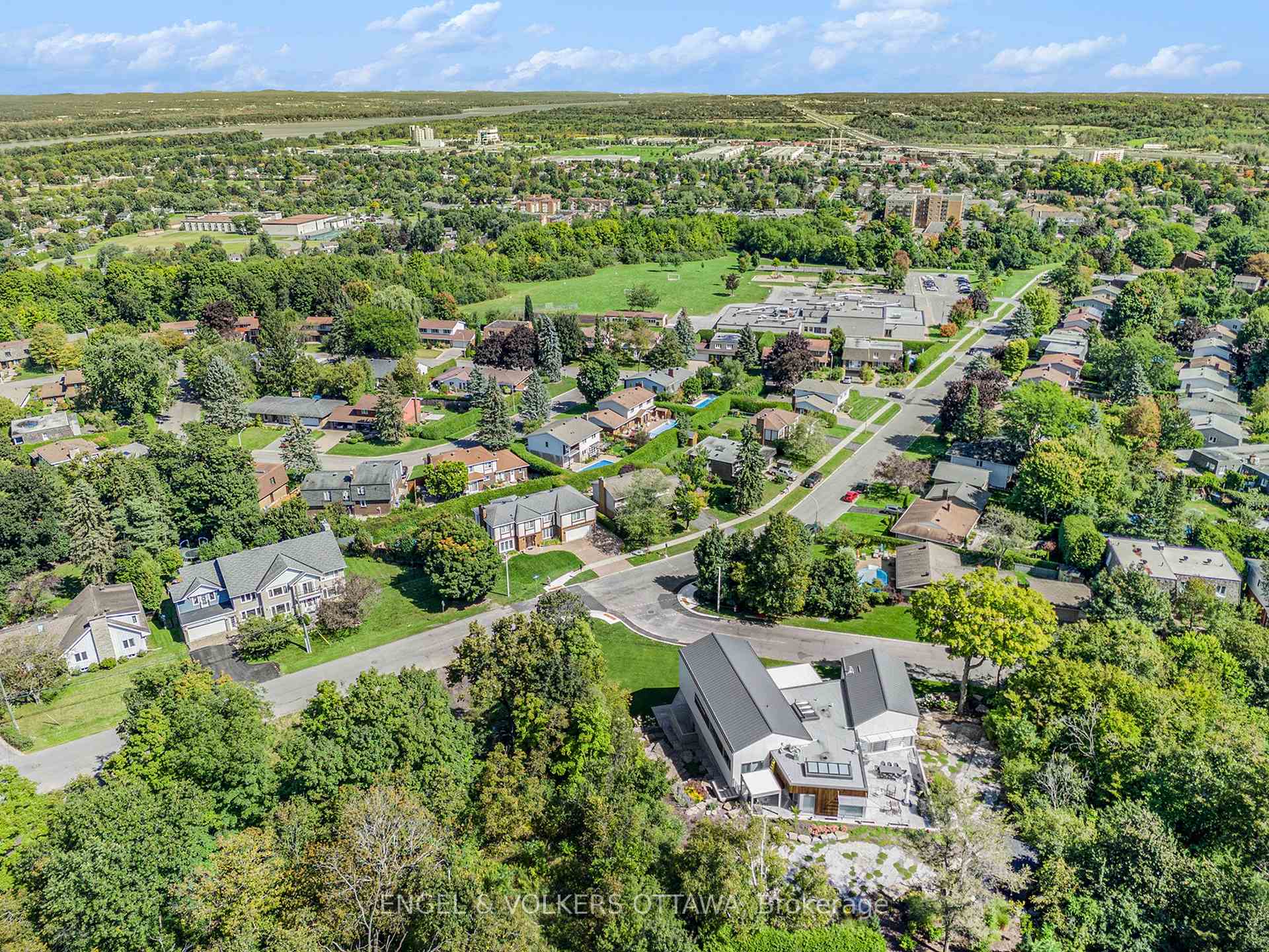 Photo 41 of 1941 Naskapi Drive, Ottawa, Beaconwood — HOMEH