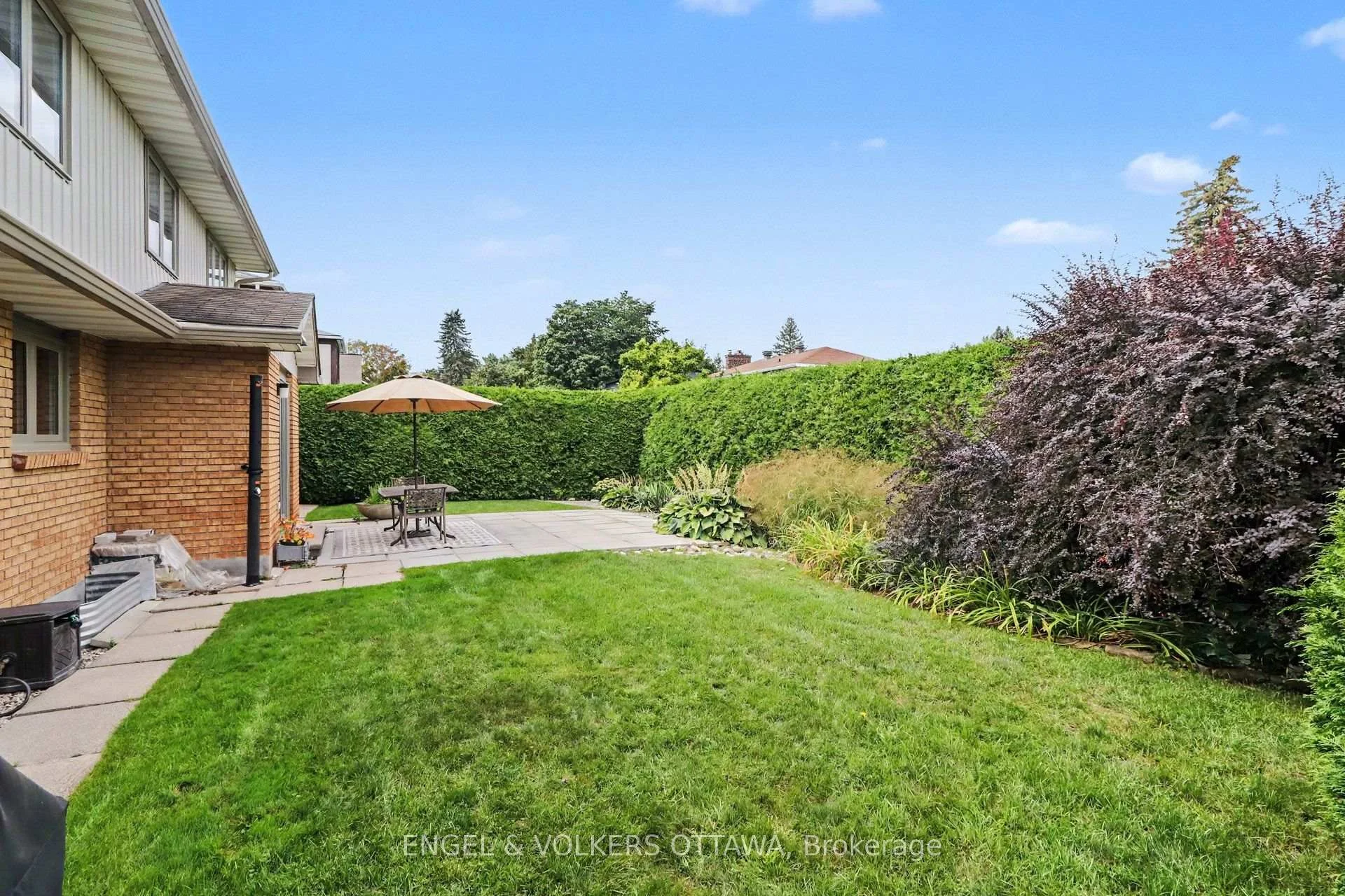 Photo 37 of 1941 Naskapi Drive, Ottawa, Beaconwood — HOMEH