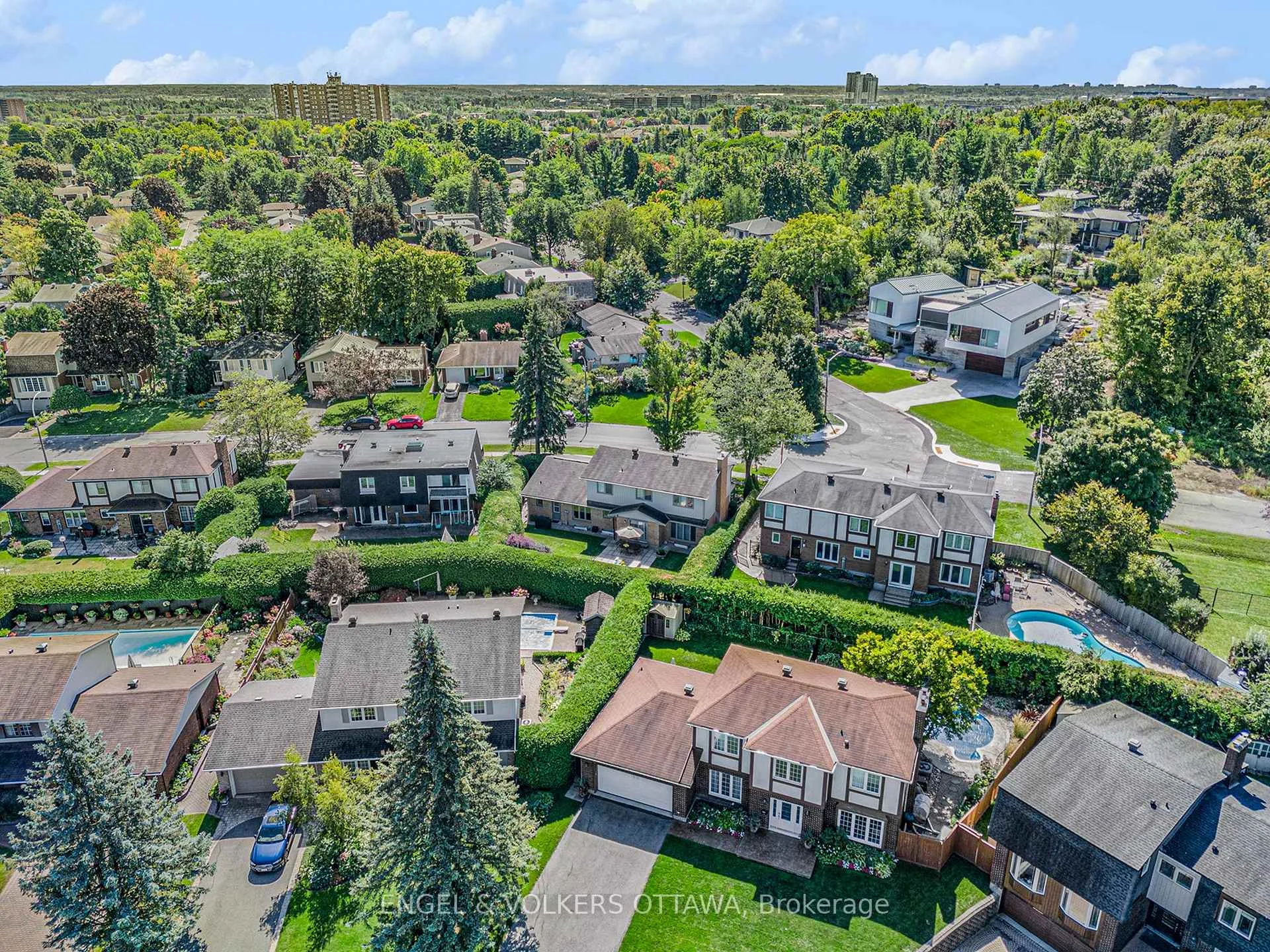 Photo 43 of 1941 Naskapi Drive, Ottawa, Beaconwood — HOMEH