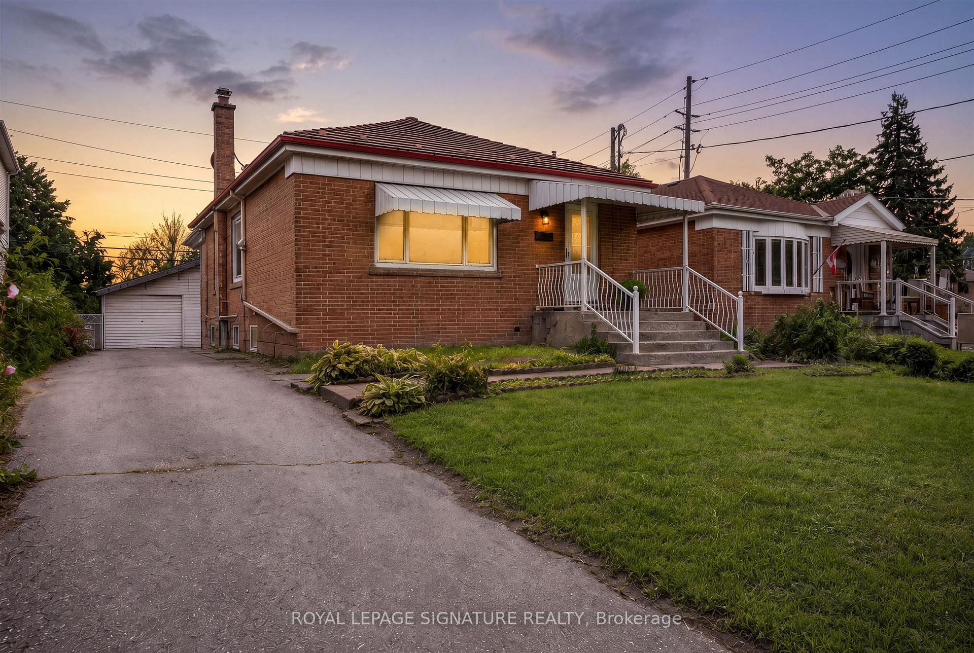 Photo 2 of 3 Century Drive, Scarborough, Kennedy Park — HOMEH