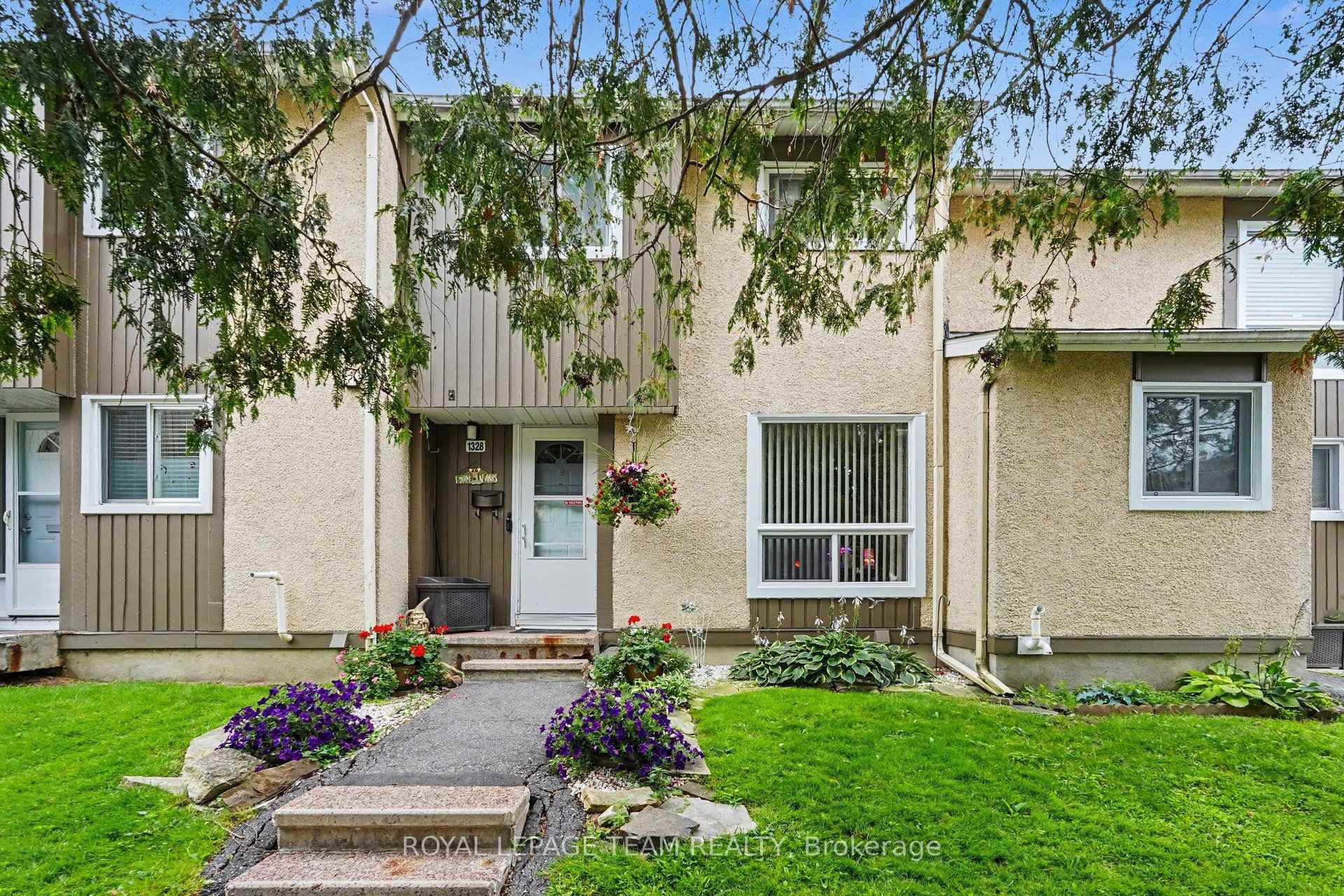 Photo 3 of Unit 75, 1328 Lassiter Terrace, Ottawa, Beaconwood — HOMEH