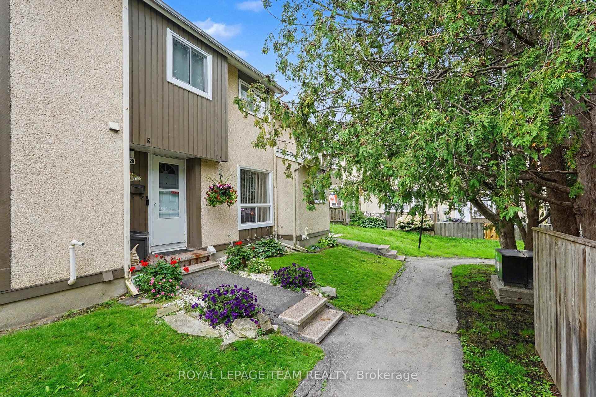 Photo 4 of Unit 75, 1328 Lassiter Terrace, Ottawa, Beaconwood — HOMEH