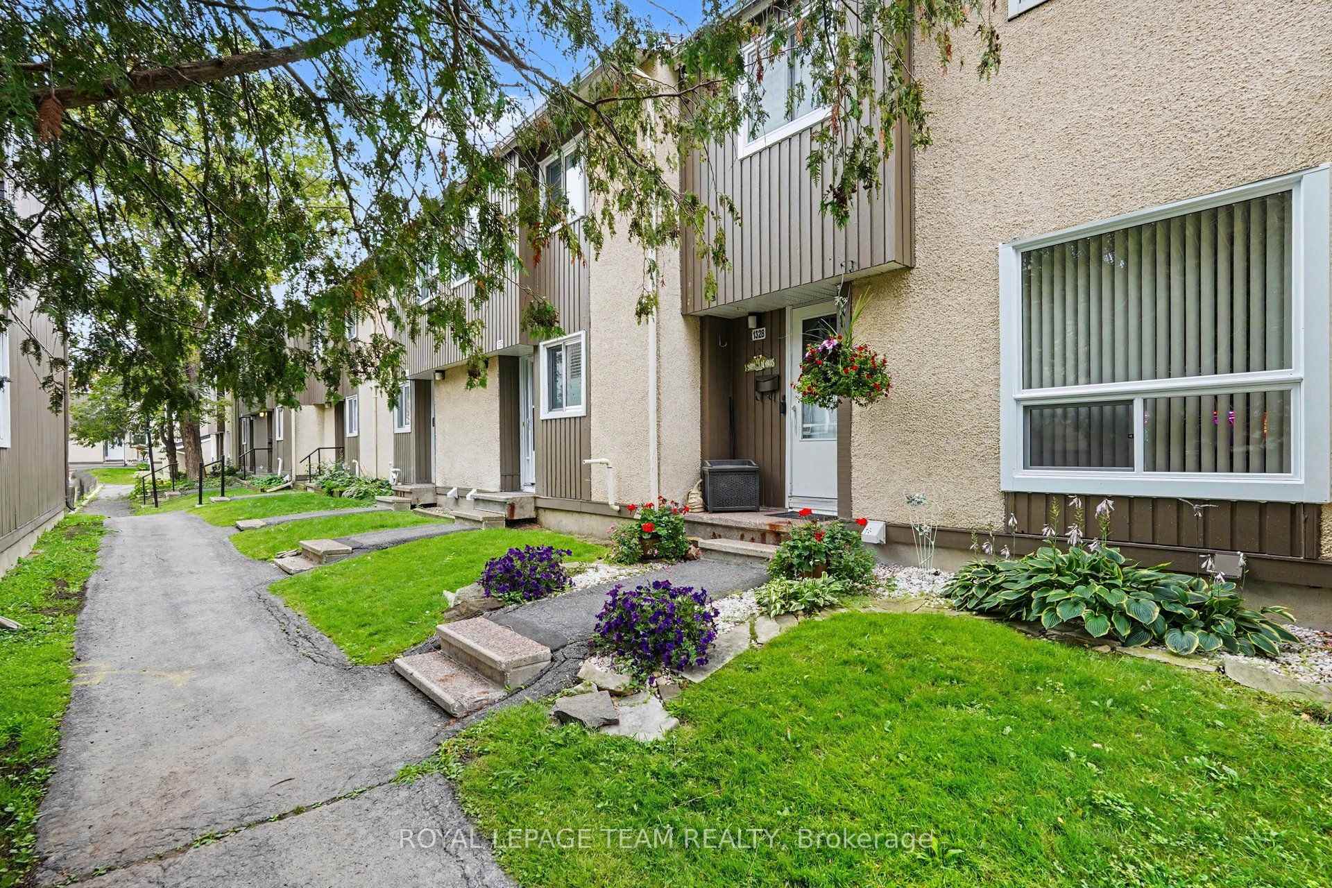 Photo 5 of Unit 75, 1328 Lassiter Terrace, Ottawa, Beaconwood — HOMEH