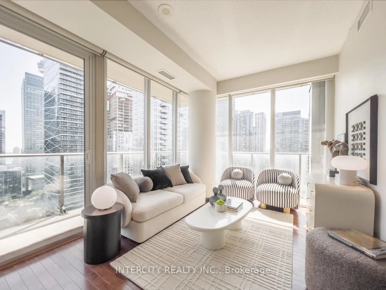 Photo 6 of Unit 2503, 126 Simcoe Street, Toronto, Waterfront Communities — HOMEH